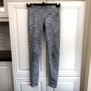Ivivva by Lululemon reversible girls leggings 🍋